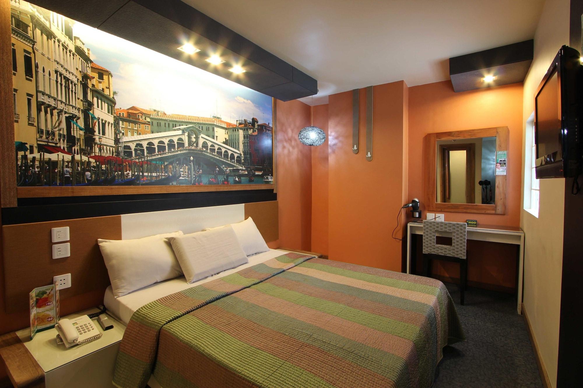 Eurotel North Edsa Кесон-Сити Экстерьер фото