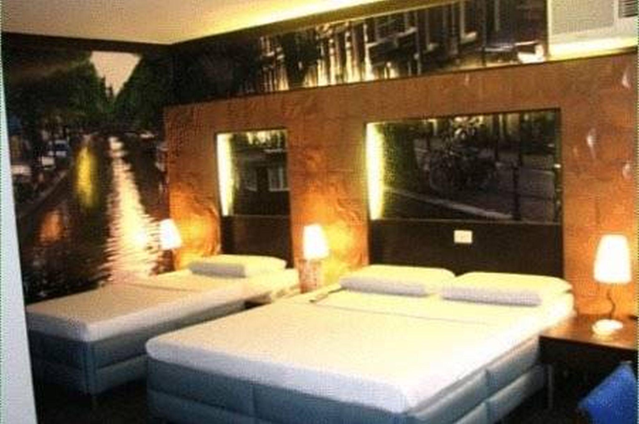 Eurotel North Edsa Кесон-Сити Экстерьер фото